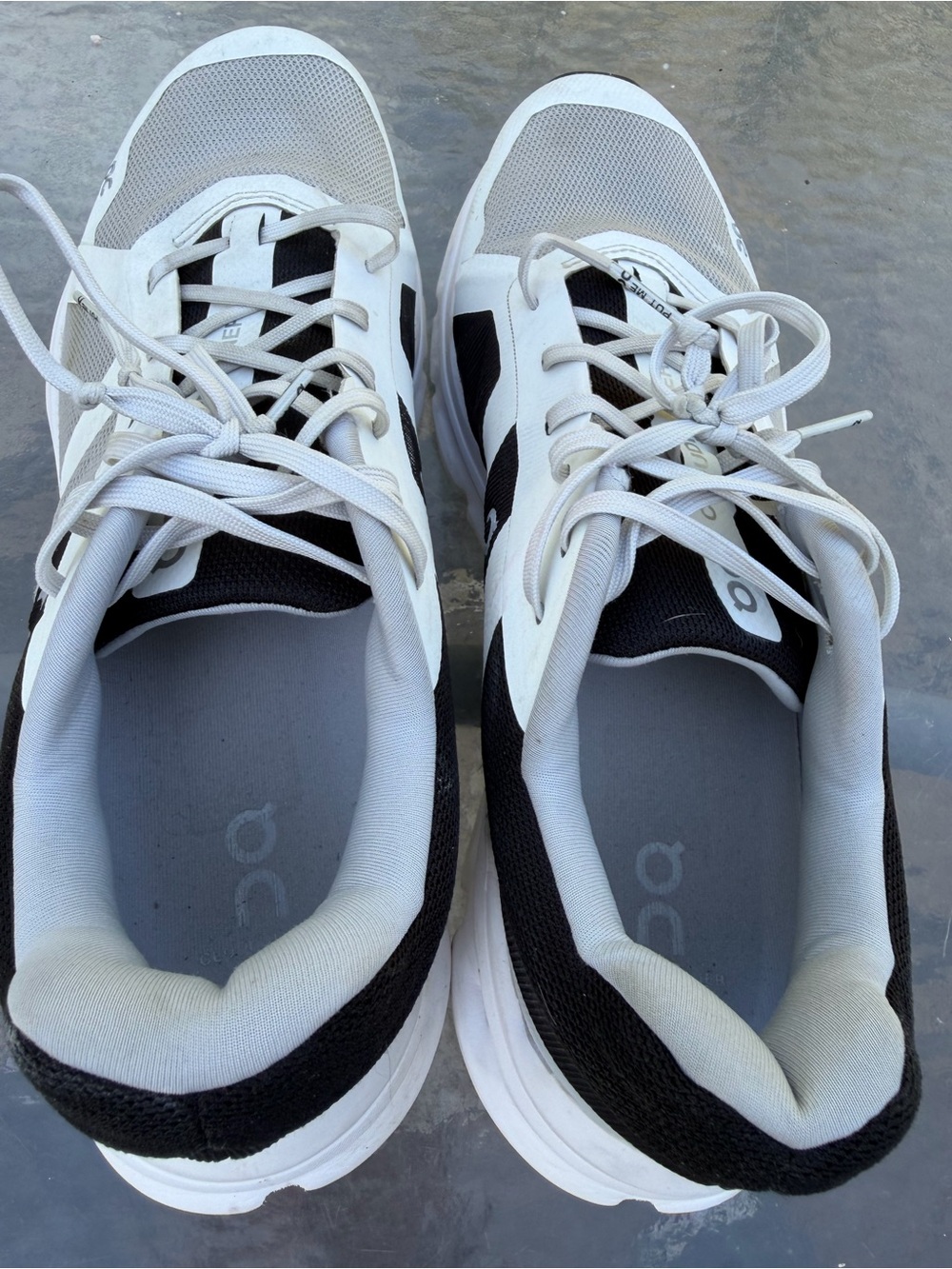 On Men's Cloudrunning Shoes in White, Gray & Black - Picture 13 of 14